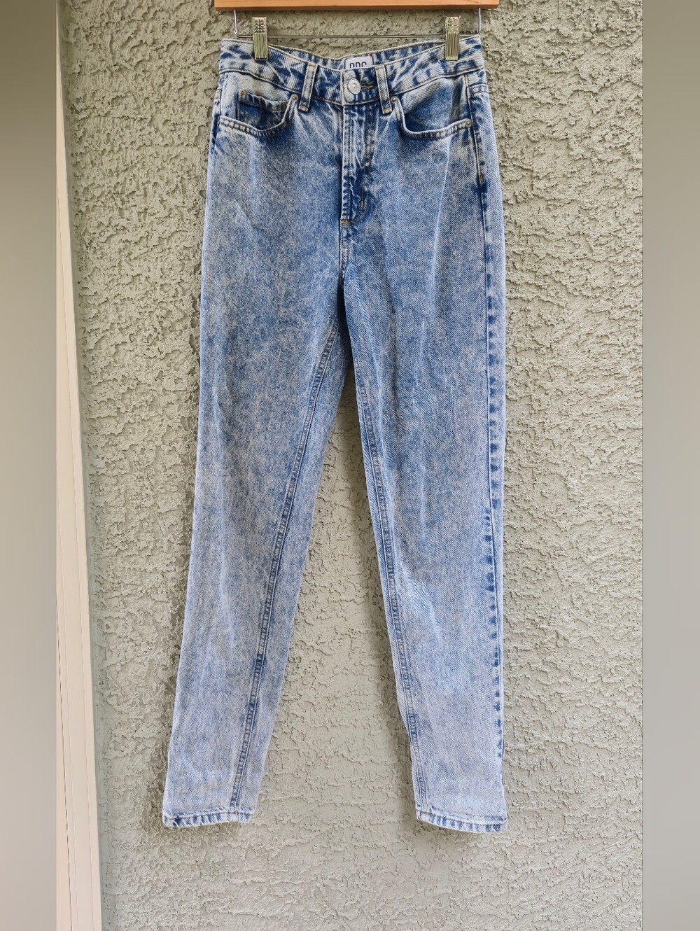 BDG Urban Outfitters Light Blue Acid Wash High-Rise Mom Jeans